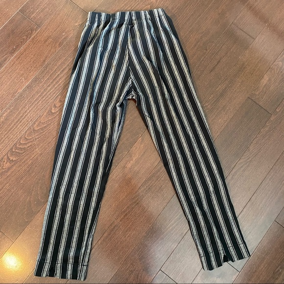 Brandy Melville (John Gault) stripped pants - Picture 2 of 3